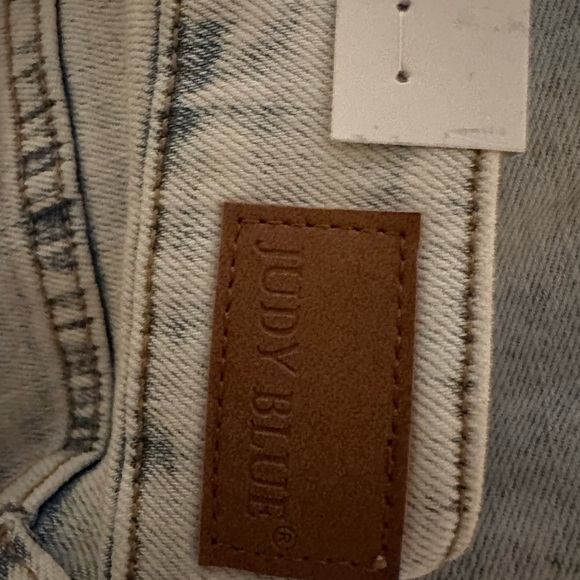 Judy Blue Ultra Light Acid Wash Slim Fit High Waist Jeans Size 14W, NWT - Picture 3 of 5